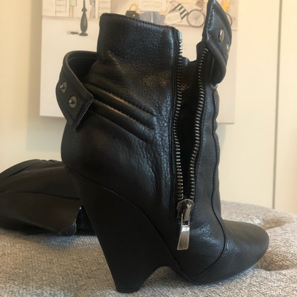 Kurt Geiger black leather wedges booties - Picture 4 of 5